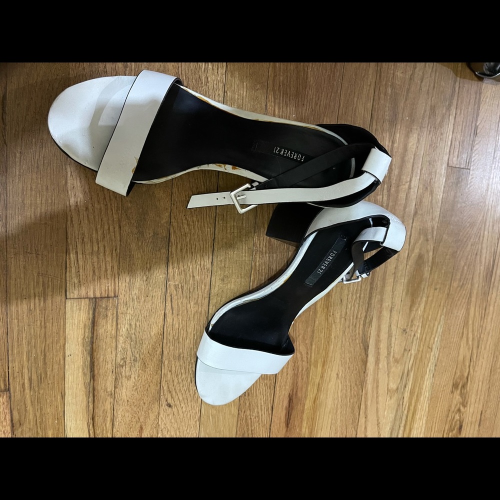 Sandals 👡 - Picture 5 of 8